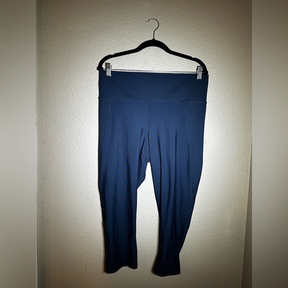 Old Navy Bundle (1 top and 3 bottom) - Picture 5 of 6